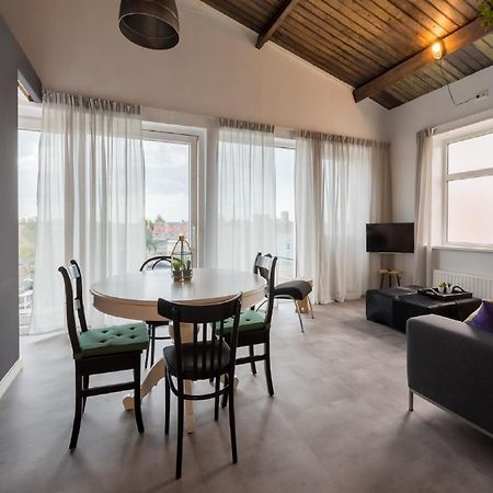 Lovely Modern 4 Person Apartment In The Heart Of Каудекерке Экстерьер фото